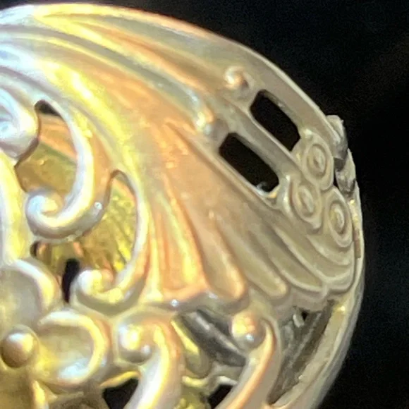 SORRELLI Cocktail Ring Signed White Crystal Set in Silver Filigree Adjustable - Picture 4 of 9